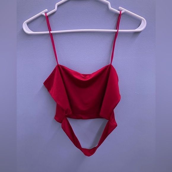 SHEIN Red Cut Out Cropped Top - Picture 4 of 5